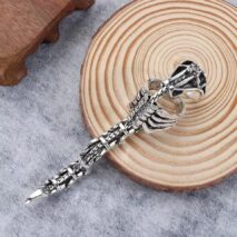 Gothic Dark Nail Finger Armor Movable Scorpion Ring - ArtGalleryZen