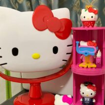 Hello Kitty Cosmetic Mirror - ArtGalleryZen