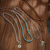 Hippie Toggle Clasp Bull Flower Pendant Turquoise Chain Velvet Necklace Set - ArtGalleryZen