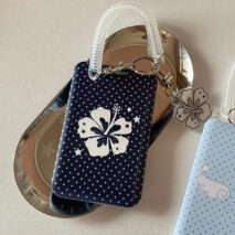 Kawaii Polka Dot Angel Wing Resin Photocard Holder Keychain - ArtGalleryZen
