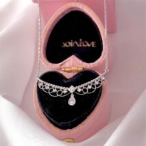Lace Hollowed-out Pattern Cubic Zirconia Inlaid Chain Necklace - ArtGalleryZen