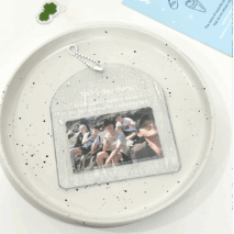 Lucky Clover Rainy Day Kpop Keychain Horizontal Photocard Holder - ArtGalleryZen