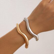 Minimalist 2Pcs Glossy Curved Open Bangle Bracelet Set - ArtGalleryZen