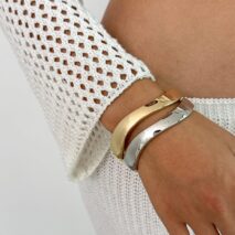 Minimalist Glossy Curved Bangle Bracelet - ArtGalleryZen