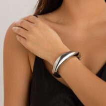 Minimalist Gold Silver Plated Curved Bangle Bracelet - ArtGalleryZen