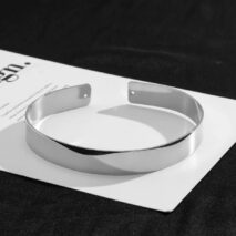 Minimalist Hammered Upper Arm Cuff - ArtGalleryZen