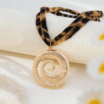 Retro Spiral Pendant Leopard Choker Necklace - ArtGalleryZen