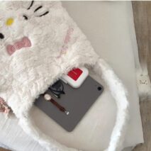 Sanrio Plush Hello Kitty Shoulder Bag - ArtGalleryZen
