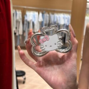 Sparkling Hello Kitty Bowknot Hair Claw - ArtGalleryZen