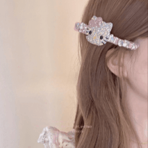 Sparkling Sanrio Hello Kitty Rhinestone Hair Clip - ArtGalleryZen