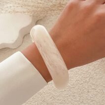 Stylish Irregular Gradient Resin Bangle Bracelet - ArtGalleryZen