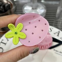 Sweet Rhinestone Inlaid Strawberry Hair Claw Clip - ArtGalleryZen