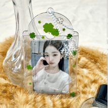 Transparent Lucky Clover Winter Snow Kpop Keychain Photocard Holder - ArtGalleryZen