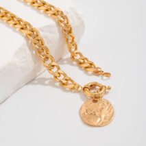 Trendy Textured Round Disk Pendant Chunky Curb Chain Necklace - ArtGalleryZen