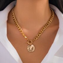 Trendy Textured Round Disk Pendant Chunky Curb Chain Necklace - ArtGalleryZen