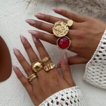 Vintage 7pcs Chunky Crystal Inlaid Pleated Ring Set - ArtGalleryZen