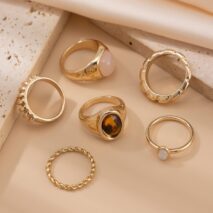 Vintage Gold Plated Crystal Inlaid Twisted Ring Set - ArtGalleryZen