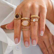 Vintage Gold Plated Crystal Inlaid Twisted Ring Set - ArtGalleryZen
