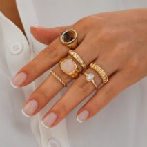 Vintage Gold Plated Crystal Inlaid Twisted Ring Set - ArtGalleryZen