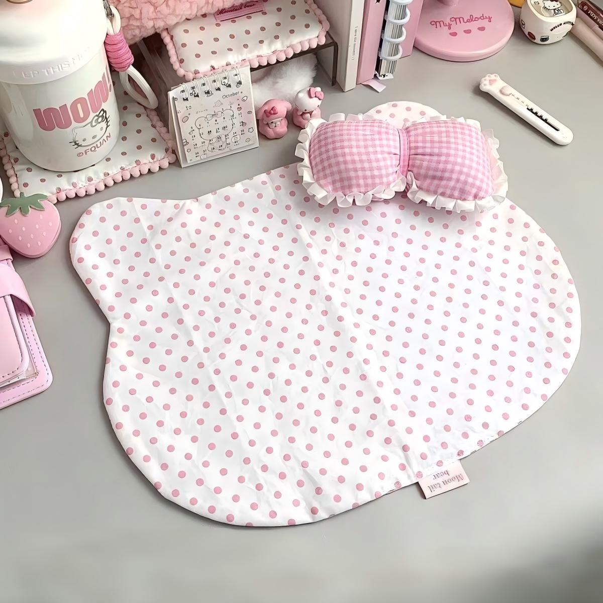 微信图片_20260320115705 Cute Kitty Polka Dot Fabric Placemat | Sweet Gift – ArtGalleryZen - Image 1