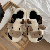 Kawaii Plush 3D Cow Slippers - Cozy Indoor House Shoes - Image 2